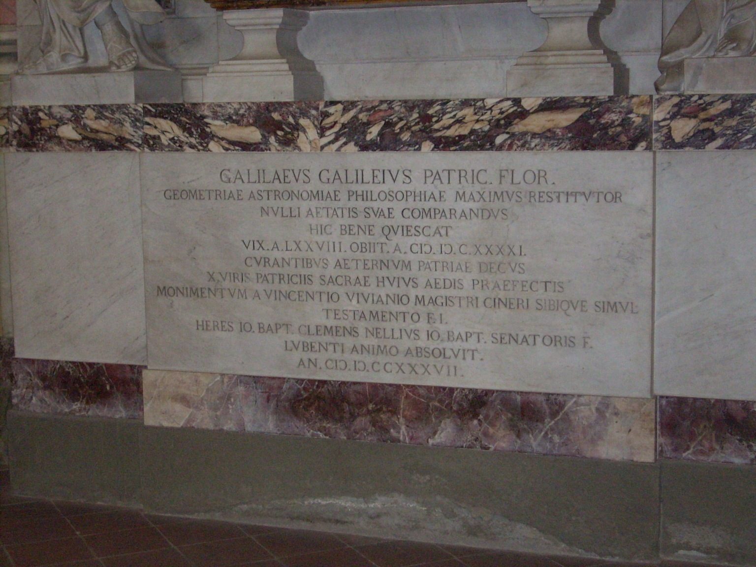 Galileo%20Galilei%20funereal%20monument%2C%20Santa%20Croce%2C%20Florence%20-%2003.jpg